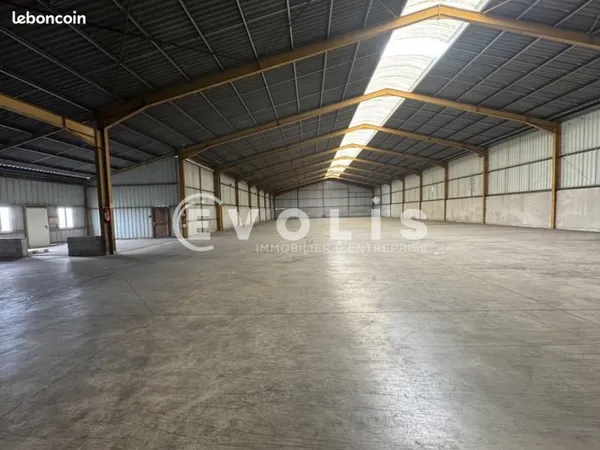 Local d'activité 4 000 m²