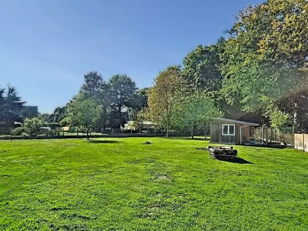 Terrain 1100 m²