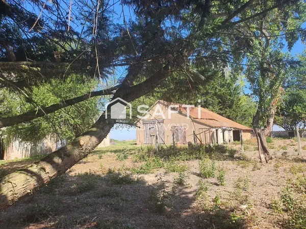 Vend corps de ferme à rénover avec une maison de 70 mètres carré