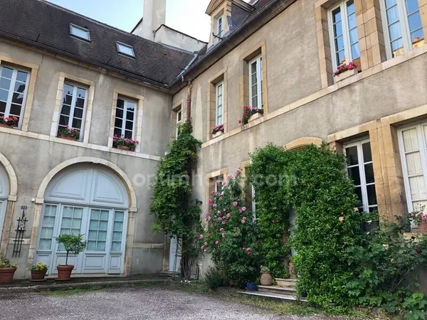 Bureaux 8 pièces 176 m²