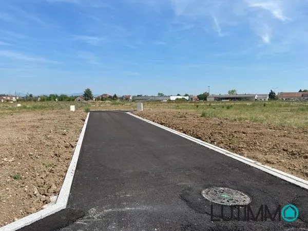 Terrain 591 m²