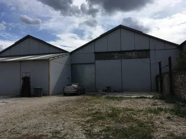 Local d'activité 1000 m²
