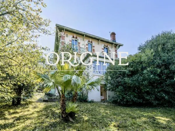 ARCACHON- VILLE D'HiVER- Villa Arcachonaise vue bassin, 5 ch, ga