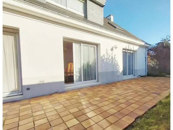 Maison à vendre 9 pièces VANNES (56)-Garage-jardin