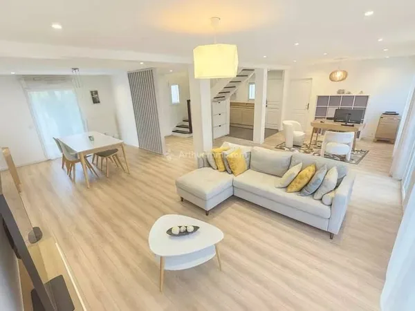 Maison 6 pièces 155 m²