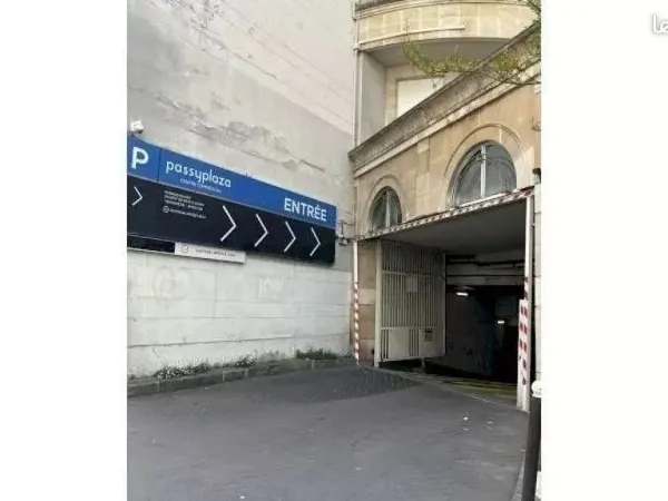 Parking Passy Plaza