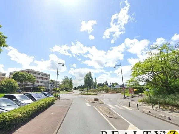 Local commercial 928 m²