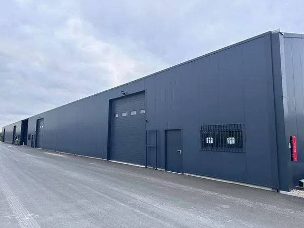Local d'activité 450 m²