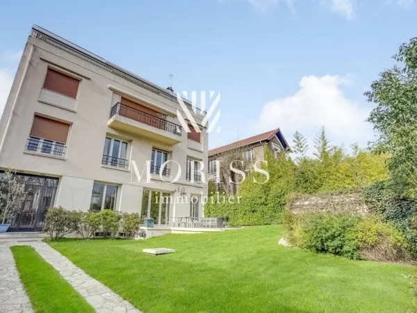 Appartement 7 pièces 230 m²