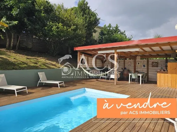 Villa Composee De 2 Logements + Atelier + Piscine