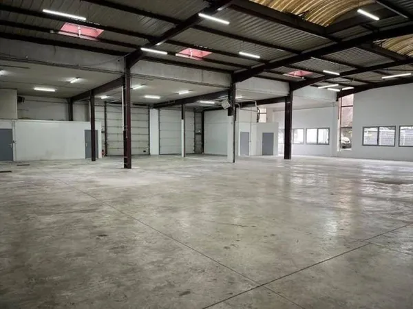 Local d'activité 475 m²