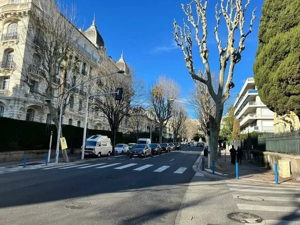 Local commercial 110 m²