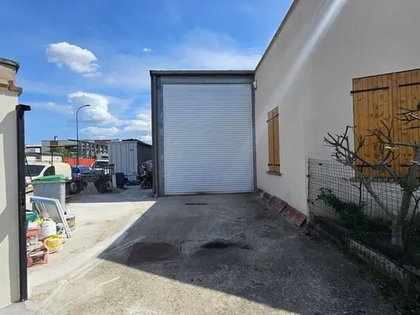 Local d'activité 130 m²