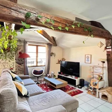 T2 de Charme 67 m² - Riom Centre - Dernier étage & Poutres apparentes