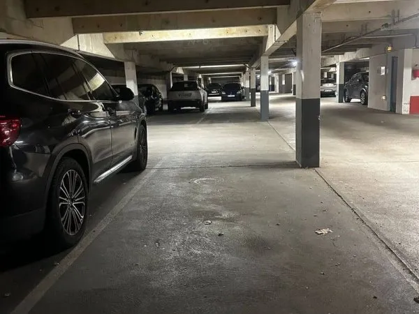 Parking 12 m²