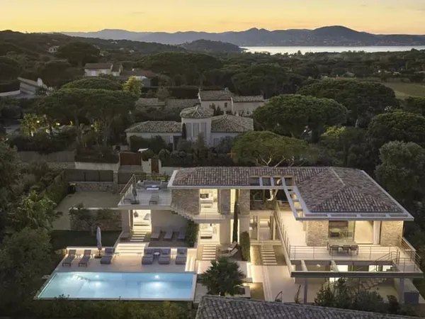 Maison contemporaine 5 chambres vue mer Saint Tropez