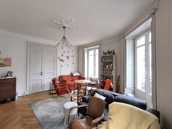 CATHÉDRALE - APPARTEMENT T5 MEUBLÉ
