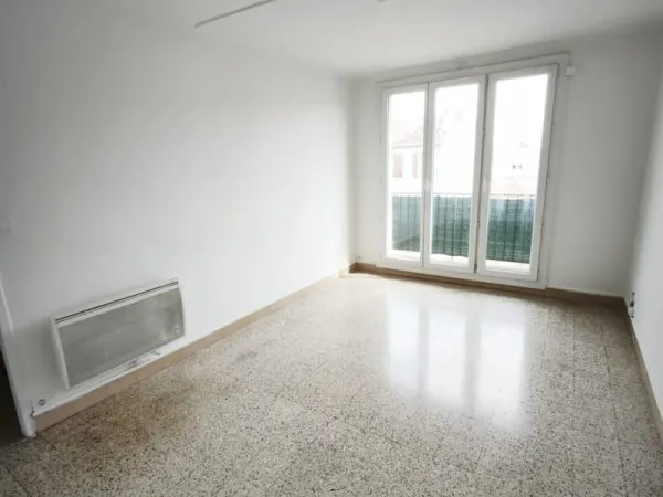 RAVISSANT TYPE 2 DE 41.63 M2 AVEC BALCON AU COEUR DU 10EME ARRONDISSEMENT