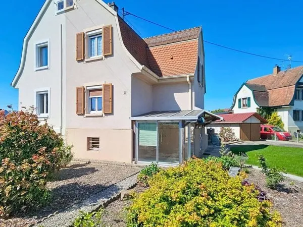 Maison des mines jumelée avec jardin et dépendances
