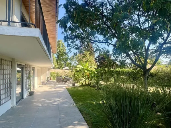 VENTE 69130 ECULLY MAISON INDIVIDUELLE 175 m2 et 40 m2 d'atelier, 1533 m2 de terrain arboré, 5 chamb