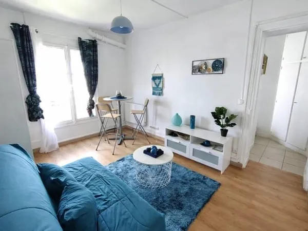 F1 20 m² dernier étage ascenseur
