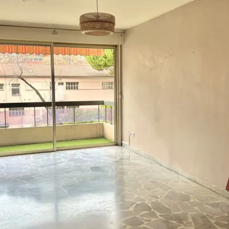 MENTON - APPARTEMENT T2 LUMINEUX ET PRATIQUE