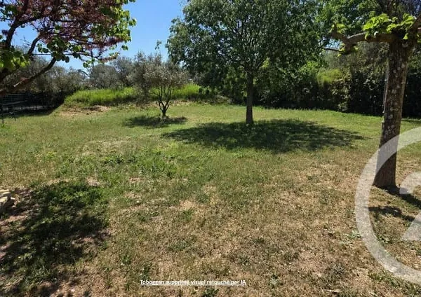 Terrain 584 m²