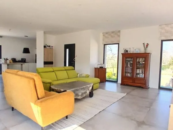 Maison de plain-pied 6 pièces 146 m²