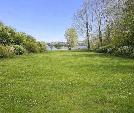 Terrain 1210 m²