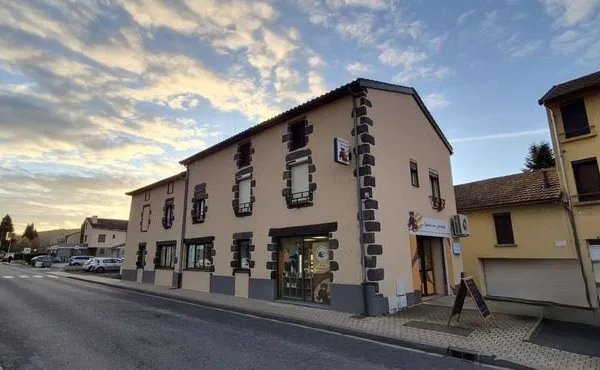 Local 11 pièces 175 m²
