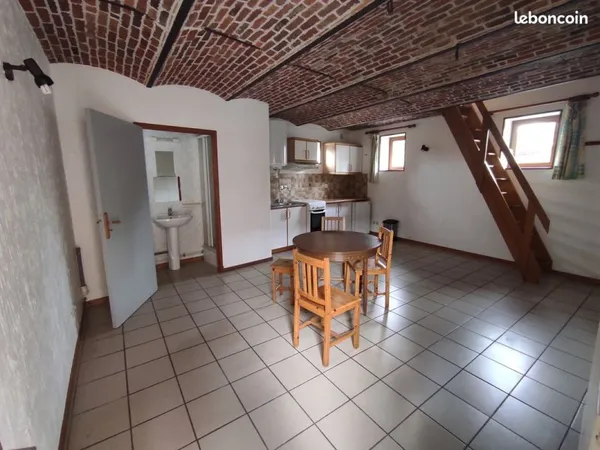 Genech -T2 en duplex 39 m² - Meublé - toutes charges comprises - Beaucoup de cachet