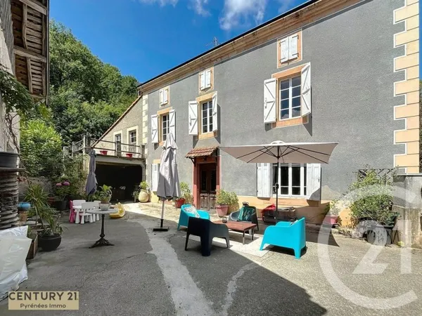 Maison 8 pièces 580 m²