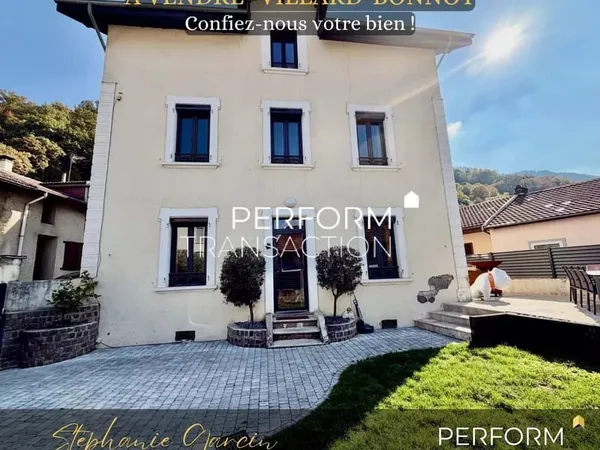 LANCEY-Maison 9 pièces pleine de charme avec terrain de 250m² et garage