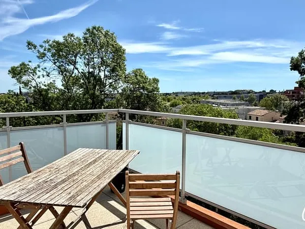 Appartement lumineux T5 avec terrasse, garage et parking
