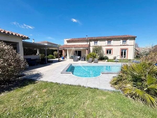 Maison Aussonne 8 pièce(s) avec piscine sur 1236 m² de terrain, hors couloir aérien
