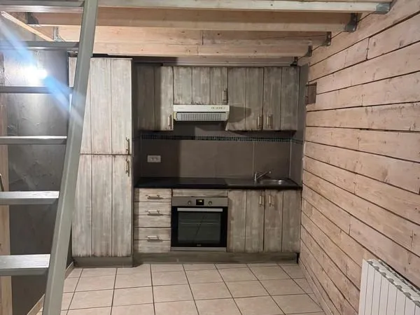 Appartement F2 - Copropriété dans petit immeuble de ville