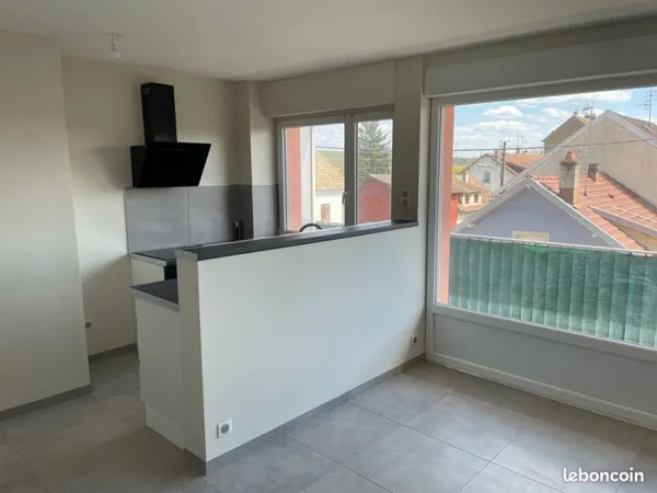 À vendre - Appartement T2 avec grand balcon (sans frais d'agence)