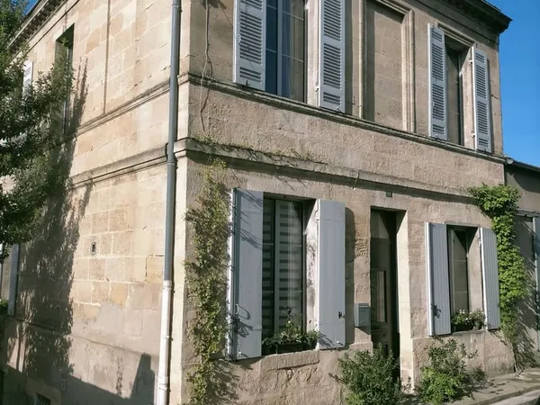 Maison en pierre - Jardin et garage - Vieux Lormont