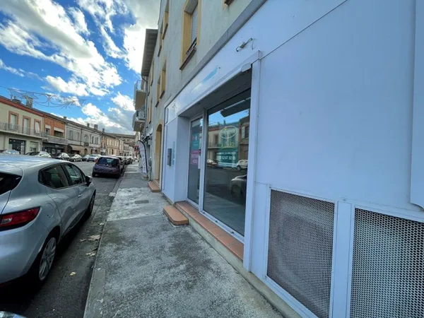 Local professionnel de 70m² L'Isle-Jourdain centre