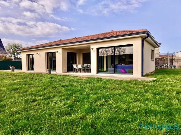 Maison de plain-pied 5 pièces 140 m²