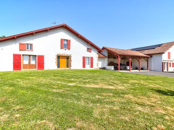Maison 12 pièces 386 m²