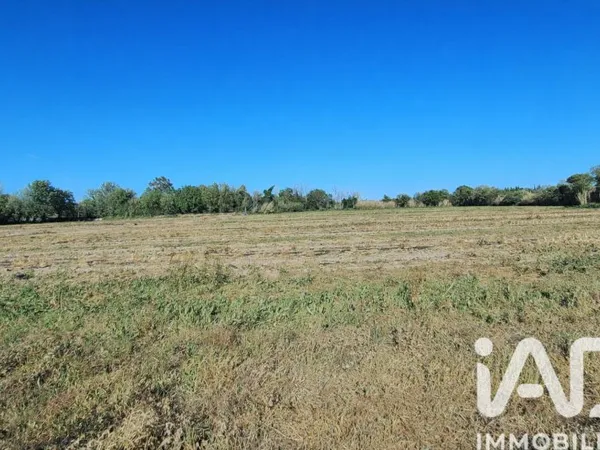 Terrain 44312 m²