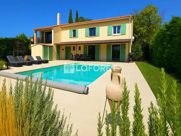 Maison 9 pièces 230 m²