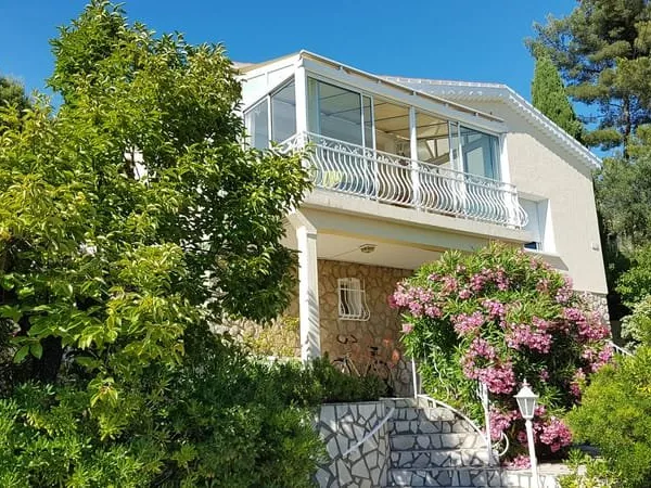 OLLIOULES - Villa 125m2 - vue mer - piscine - terrain 1100 m