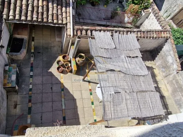 A vendre proche GIGNAC - Maison 10 pièces avec terrasse et g