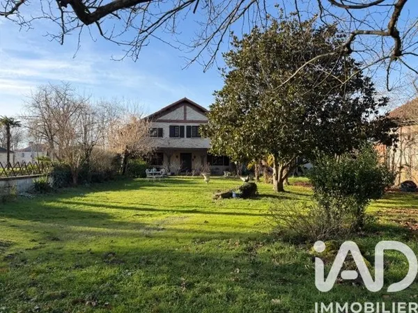 Maison 6 pièces 275 m²