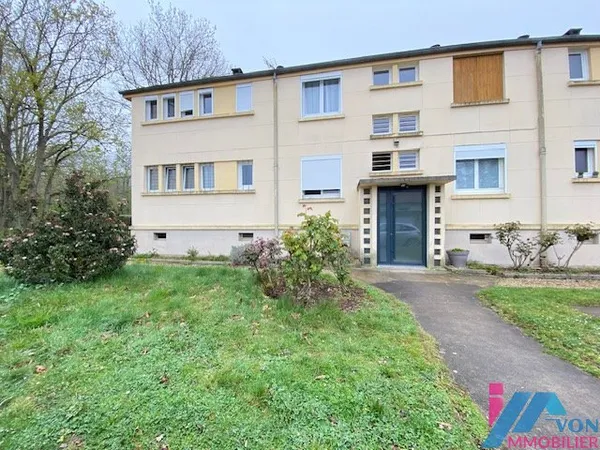 Vendu loué À La Rochette, appartement avec balcon de 64m2 ,