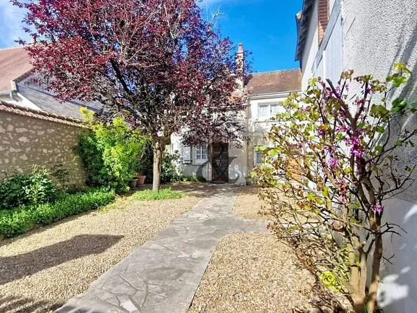EXCLUSIVITÉ VILLEJOINT - Maison ancienne 126 m² offrant un bea