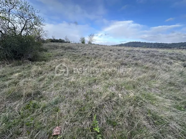 Terrain 1800 m²
