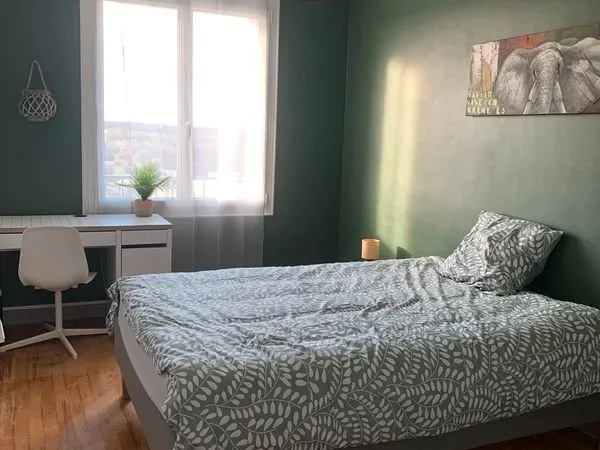 Chambre disponible le 4 mai dans colocation meublée à Morlaix